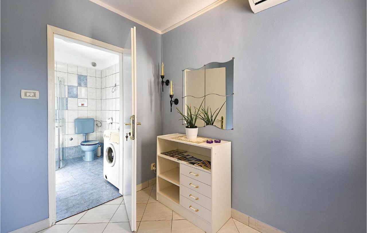 Gorgeous Apartment In Pula With Kitchen Extérieur photo